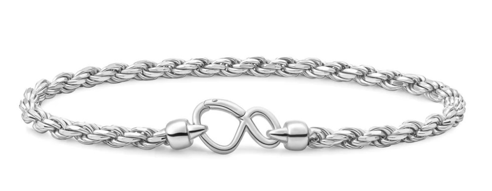 Rope Chain armband Zilver | SparkLinks
Alle SparkLinks armbanden zijn individueel te dragen, maar ook zijn de kettingen en armbanden uit deze collectie aan elkaar te linken.

Transformeer de SparkLinks armbanden en kettingen naar ware statement colliers. De perfecte basis voor al jouw wrist game of necklace layering!
925 zilver
Originele Sparkling Jewels S-sluiting